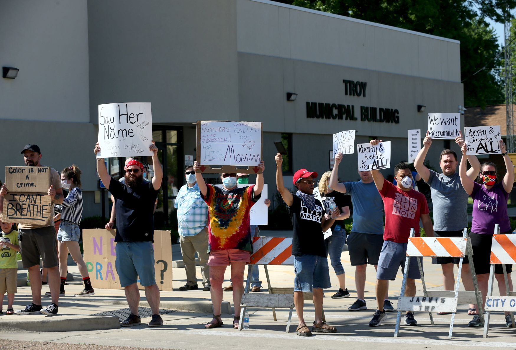 Small Troy, Ill. crowd swells to 200 plus for Black Lives Matter